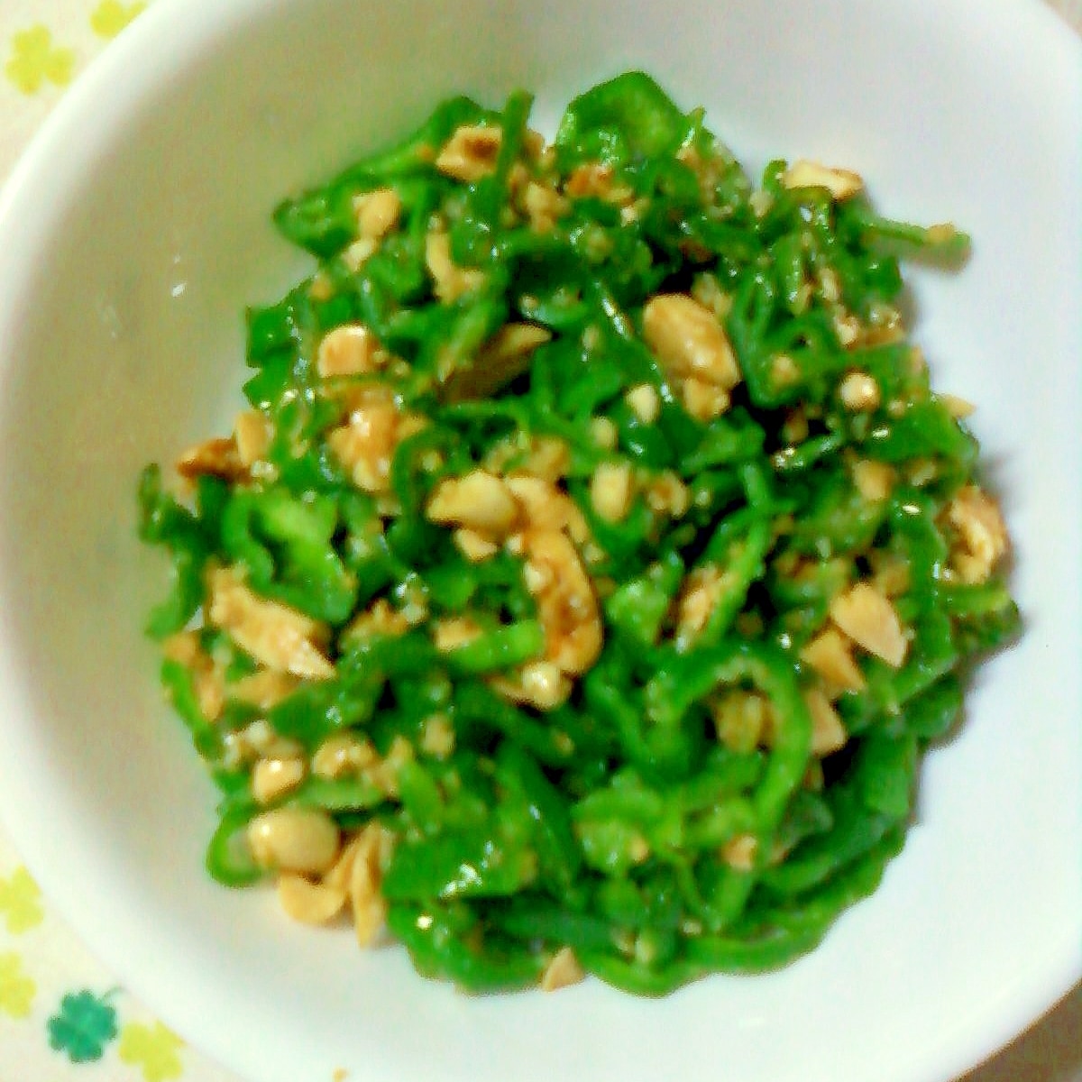 お手軽おかず ピーマンとピーナッツの炒め物 レシピ 作り方 By こあくま527 楽天レシピ